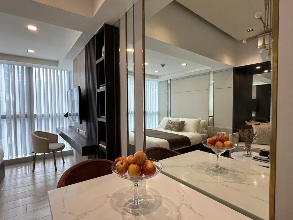 Uptown Parksuites BGC photo 1