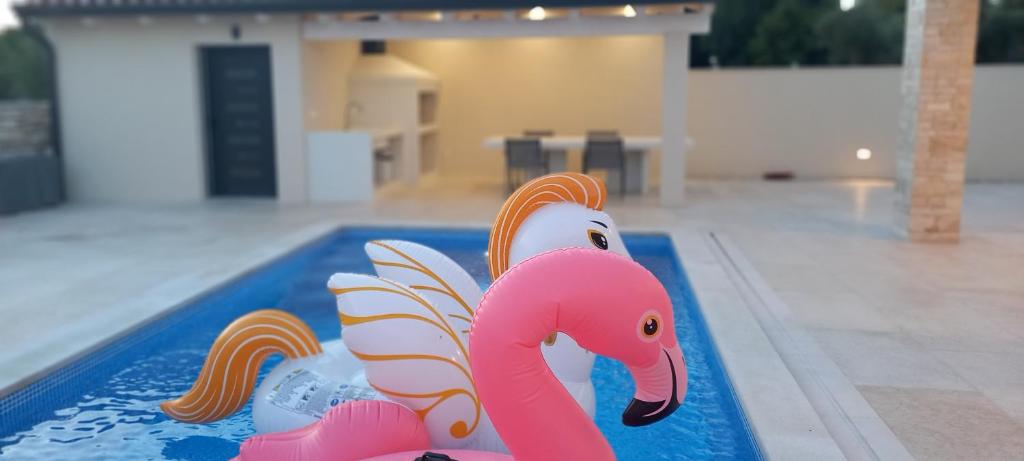 Villa Salvore - new luxury house, heated pool, near beaches, playroom - Istria