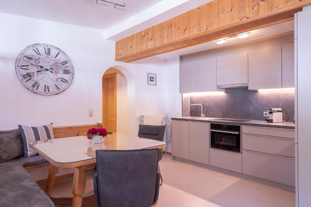 Haus Praxmarer photo 3