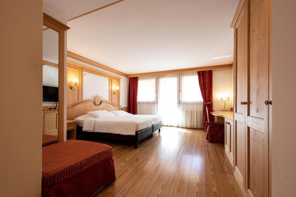 Hotel Cristina photo 3
