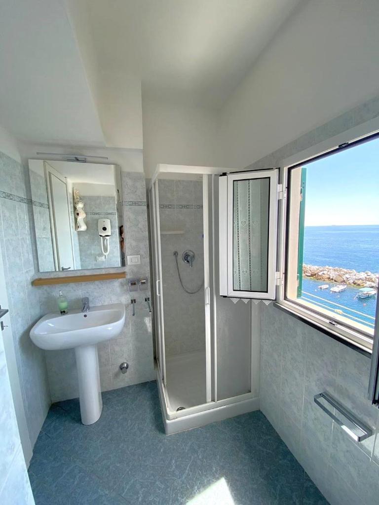 Apartment La Scogliera - Riomaggiore - Tap to explore photos