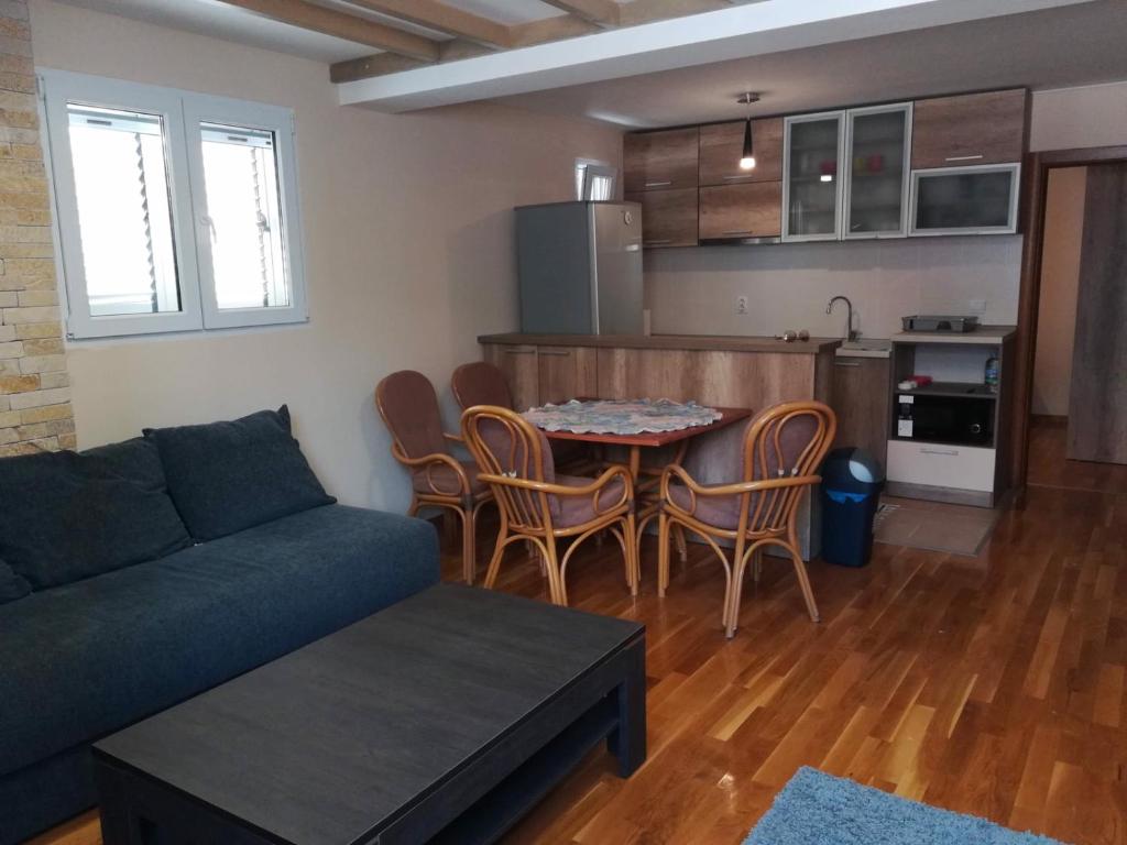 Nadja apartman-50m od mora photo 2
