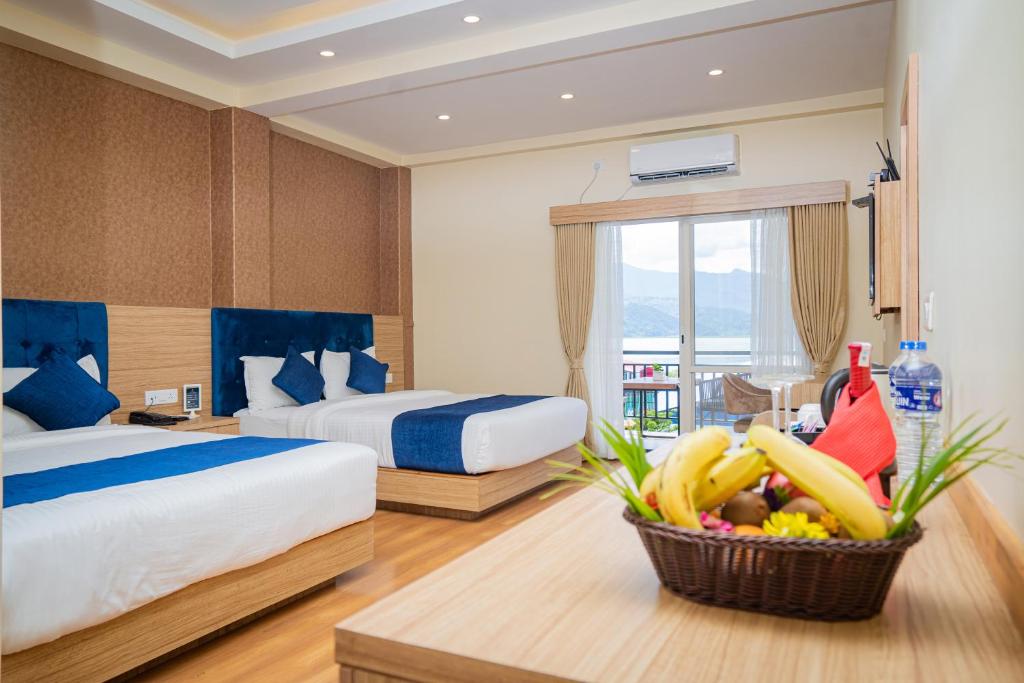 Majestic Lake Front Hotel & Suites photo 3