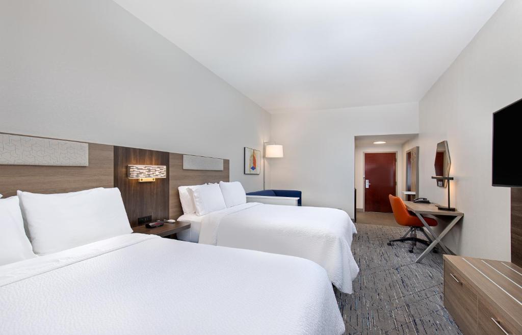 Holiday Inn Express Savannah South I-95 Richmond Hill, an IHG Hotel photo 2
