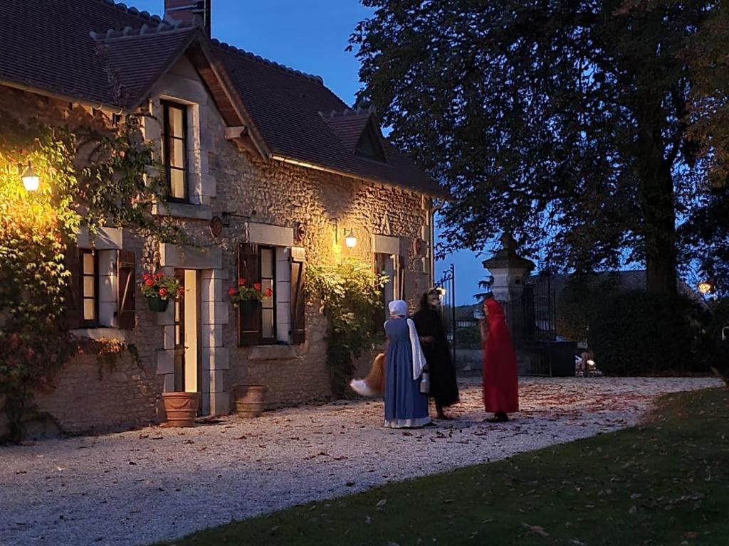 Pavillon d’entrée du château de Bouesse photo 3