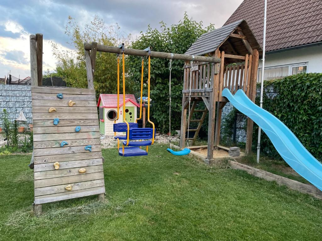 Familien Ferienhaus in Memmingen 3 Zimmer mit 2 Bädern photo 1