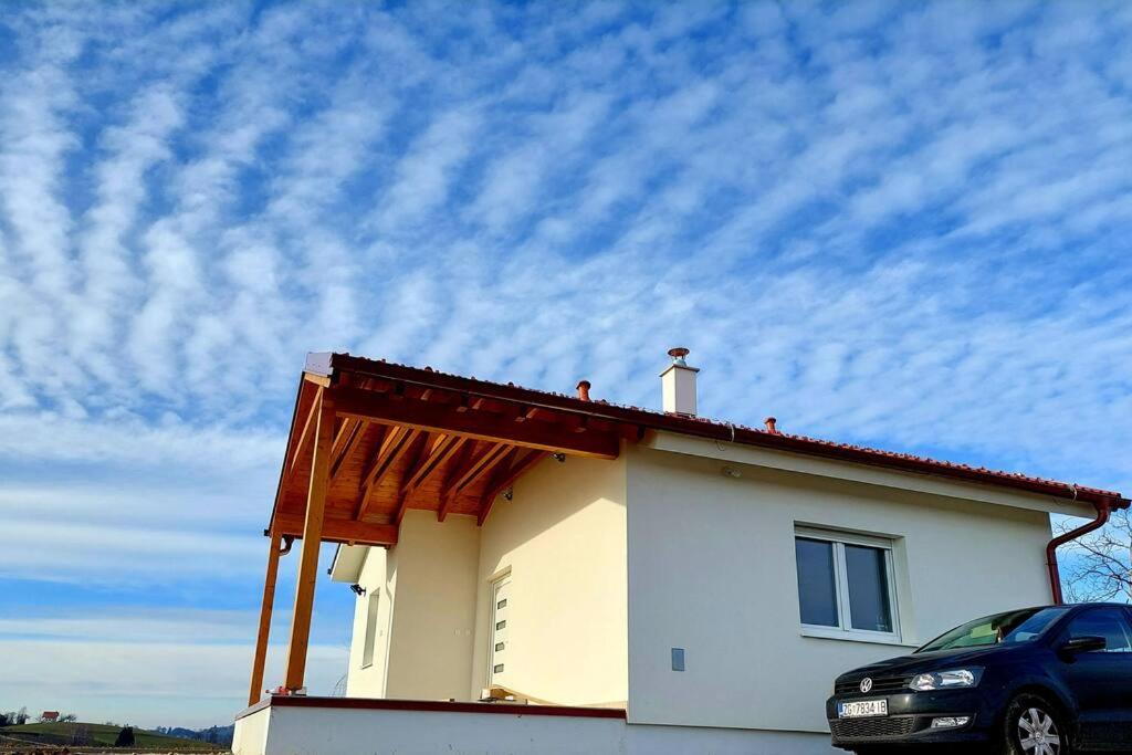 Ruralna kuća za odmor Julijana photo 1
