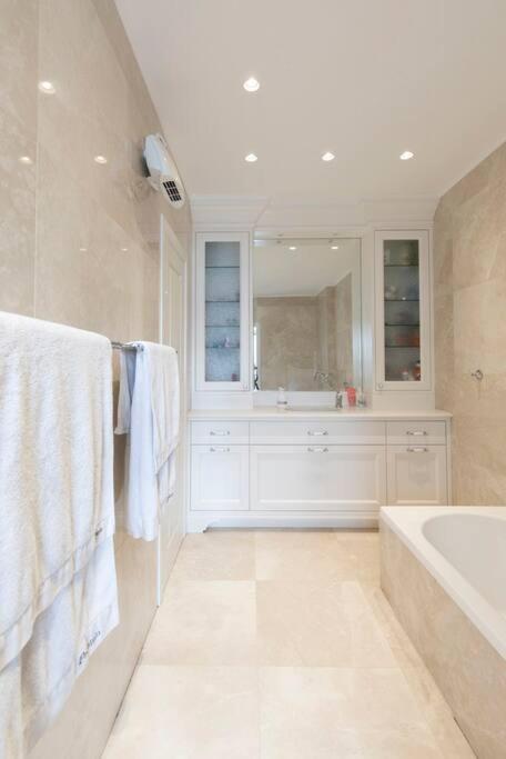Luxurious & Exclusive Villa, 10 min from the beach photo 2