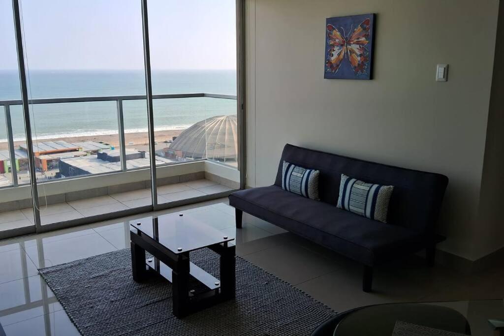 apartamento de estreno con balcón frente al mar. photo 4
