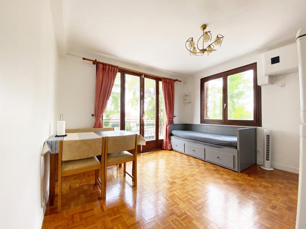 T2 COSY * PARKING * WIFI * PARIS-DISNEY