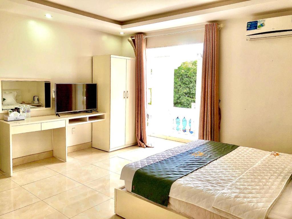 Holiday Hotel 2 photo 4