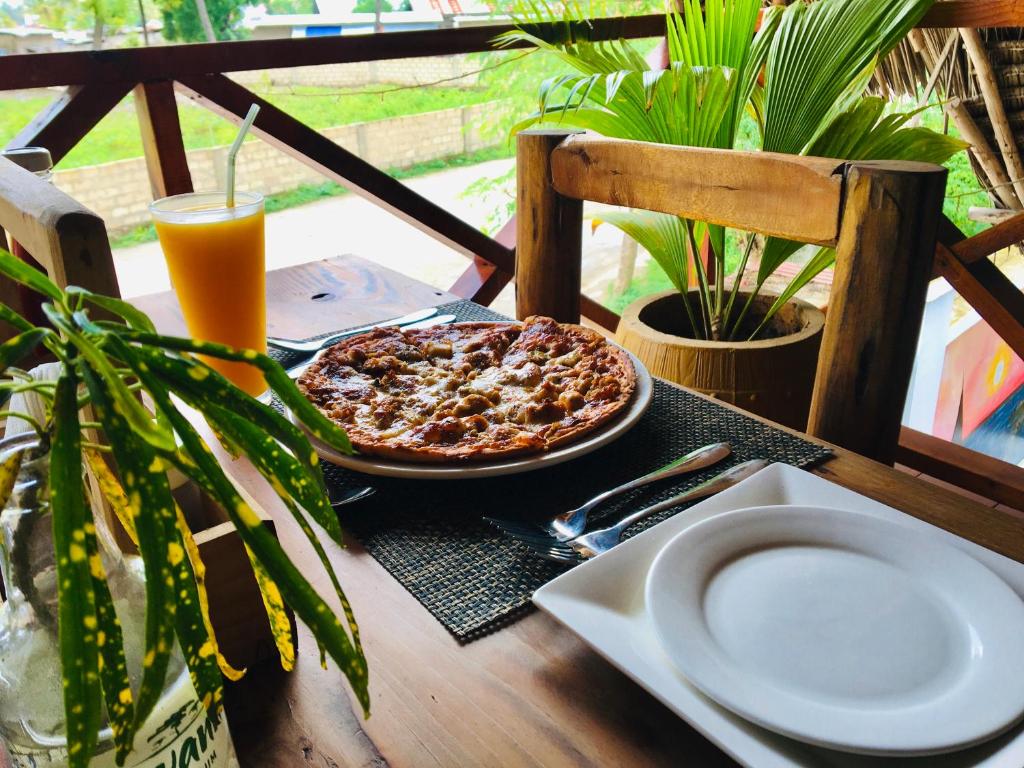 Uhuru House And Restaurant photo 3