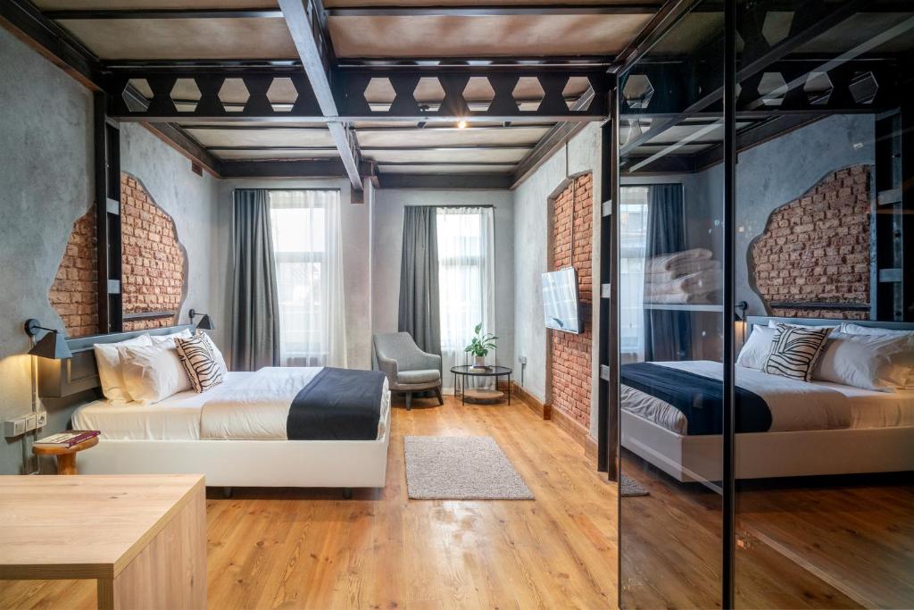 Urban Quarters - Büklü Han Room Type - Classic One-Bedroom Apartment with King Bed