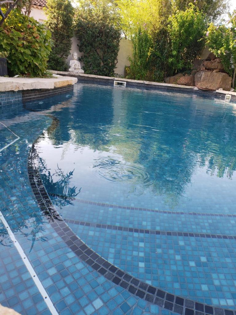 MELROSE PLACE photo 2