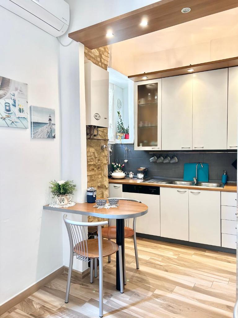 B&B La Dimora di Tommaso Apartment - Dimora storica Bike Friendly photo 2