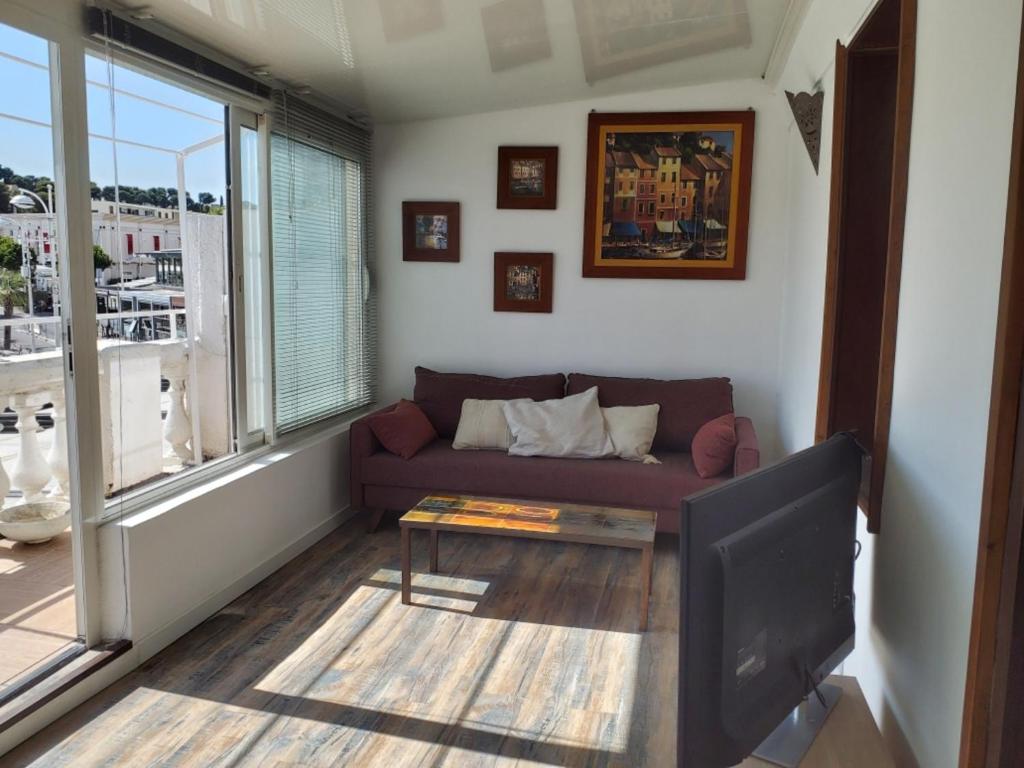LE CABANON REVISITÉ très beau T2 de 40m2 face au PORT de CARRY le ROUET photo 4