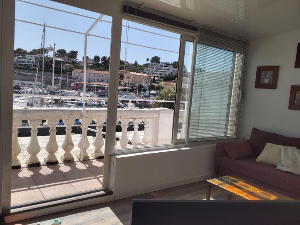 LE CABANON REVISITÉ très beau T2 de 40m2 face au PORT de CARRY le ROUET photo 3