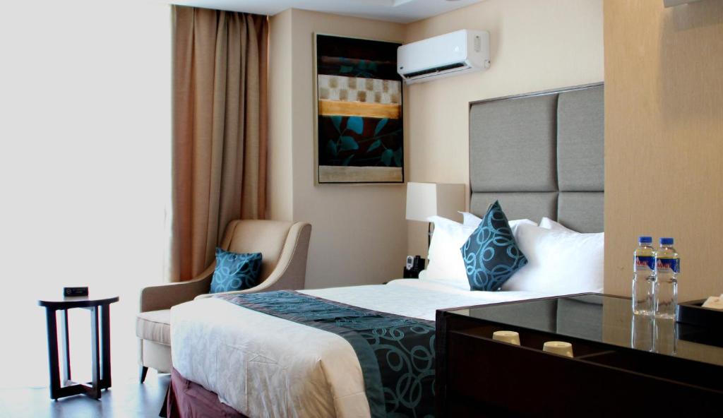 Двухместный (Улучшенный номер), Golden Phoenix Hotel - Manila