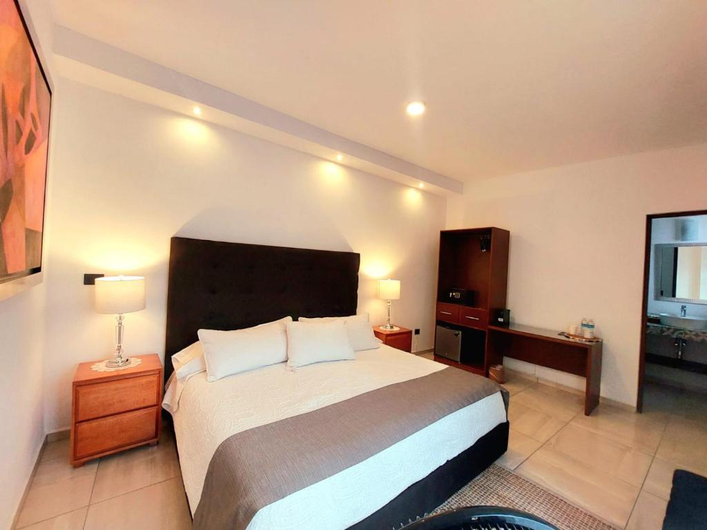 Casa Allende Morelia photo 4