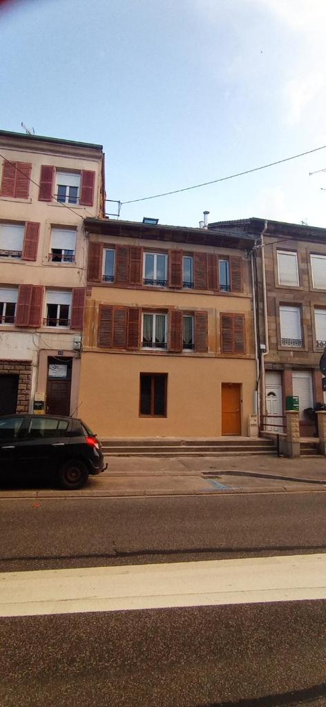 Appartement au centre ville de BACCARAT en RDC photo 2