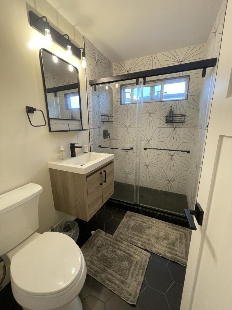 Modern Beach Bungalow photo 2