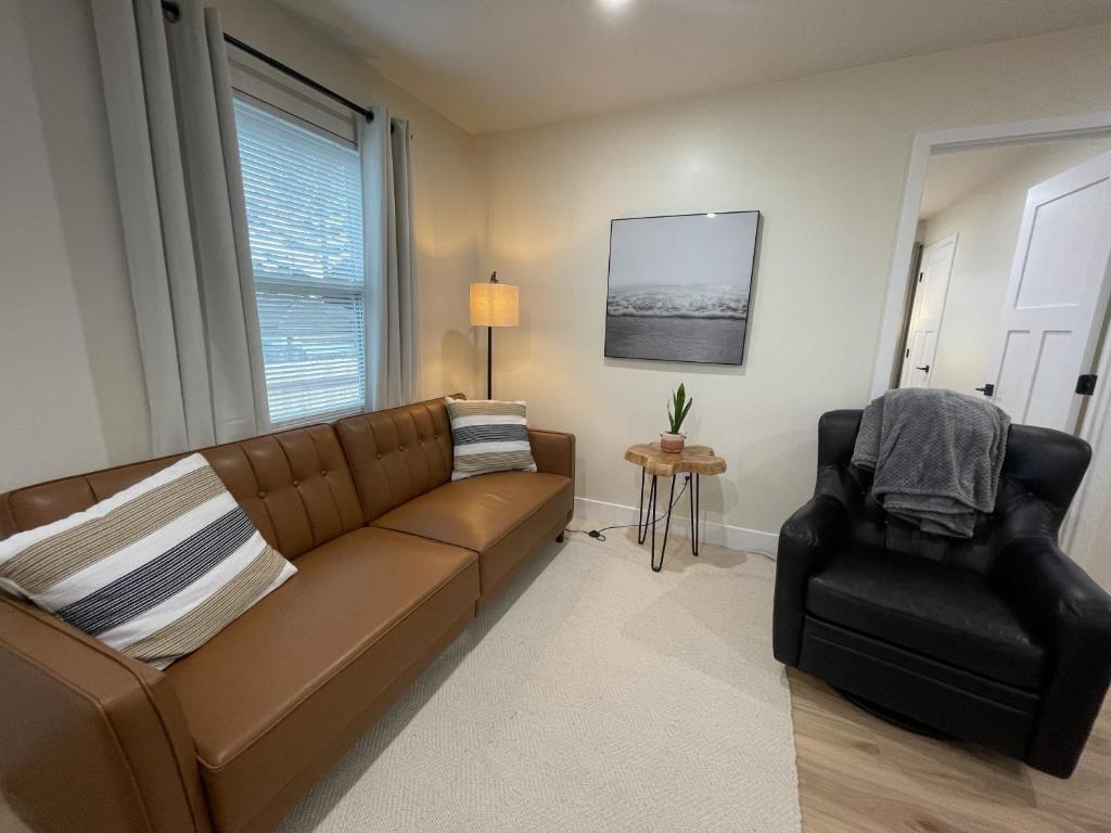 Modern Beach Bungalow photo 3