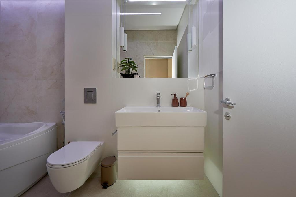 Incredible luxury apartments with pool photo 4