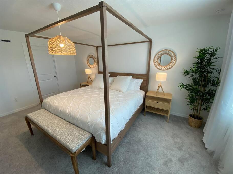 Modern and Sparkling New 3Bd Townhome, 20 Min to Disney photo 2
