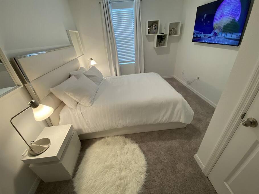 Modern and Sparkling New 3Bd Townhome, 20 Min to Disney photo 4