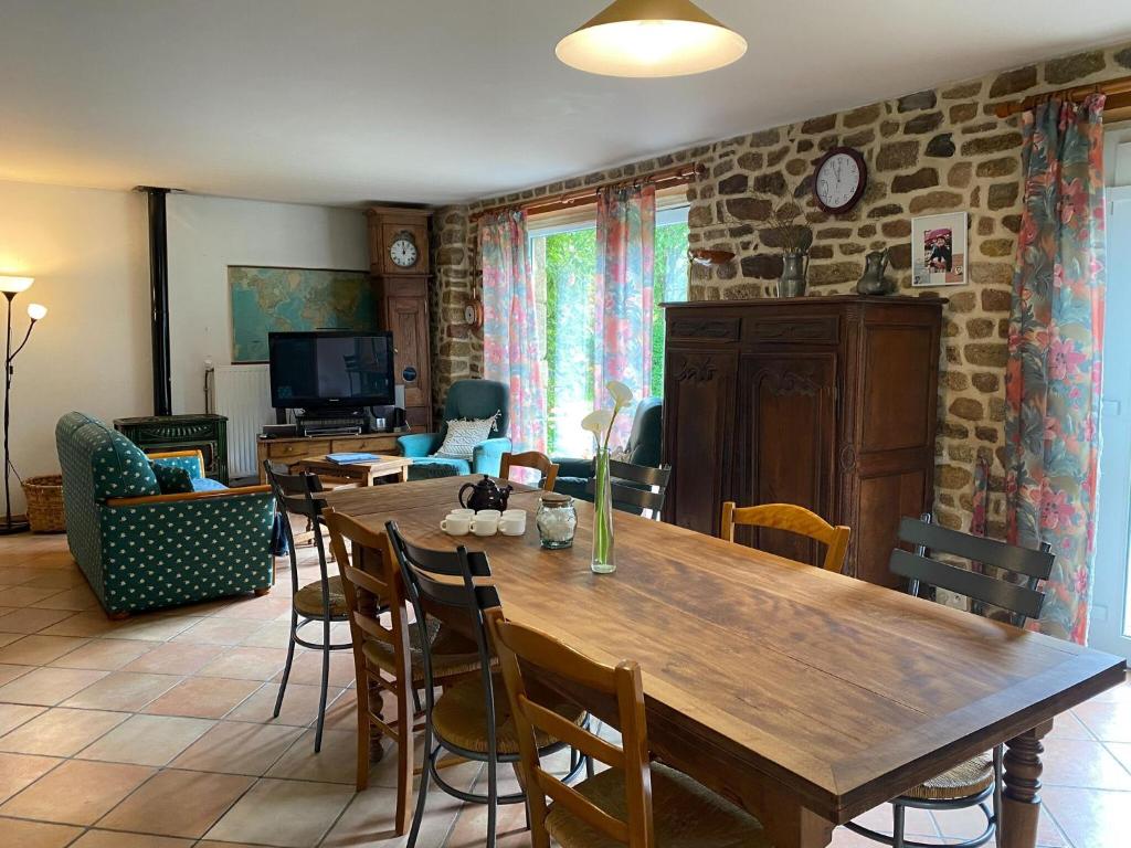 Charming farmhouse near the bay of Mont St Michel photo 3