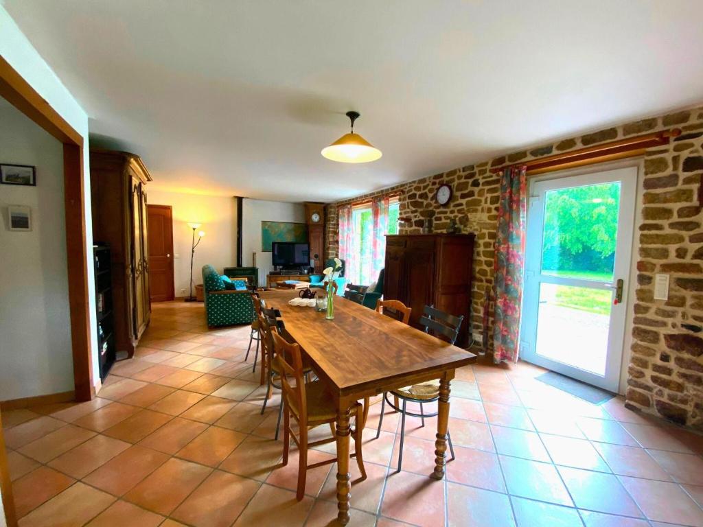 Charming farmhouse near the bay of Mont St Michel photo 2