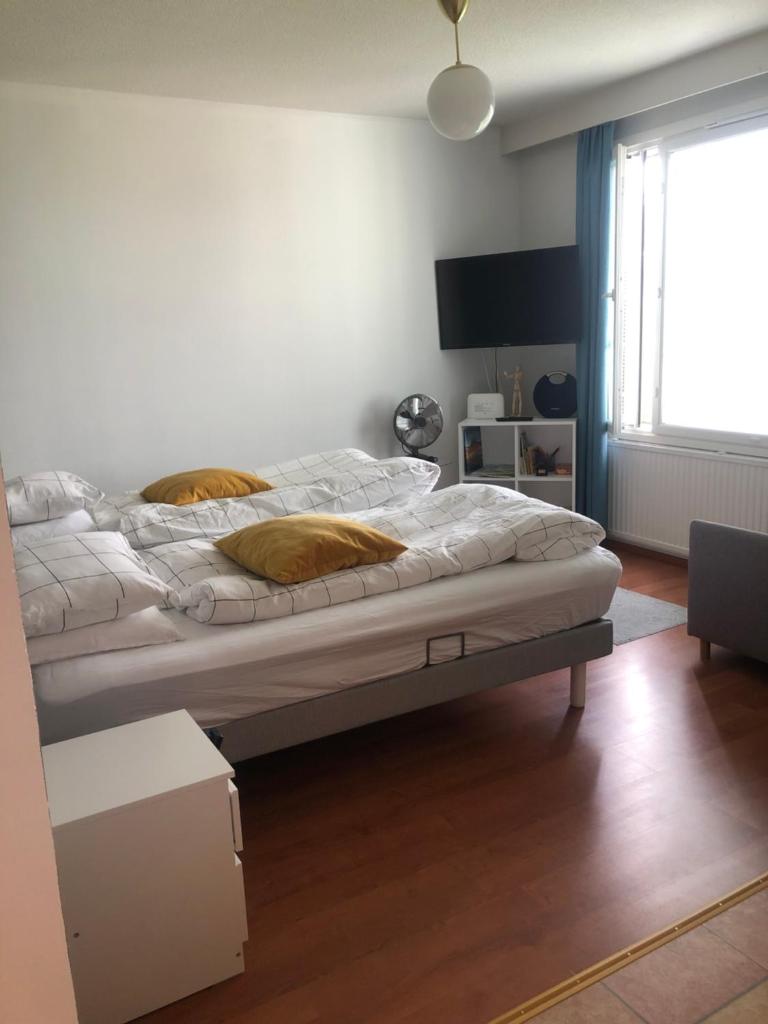 Two bedroom apartment with view to the sea Free parking photo 3