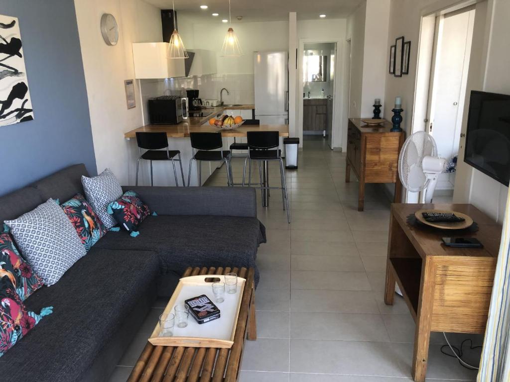 2 BEDROOMS APT WITH SEAVIEW - DESIGN AND NEW photo 1