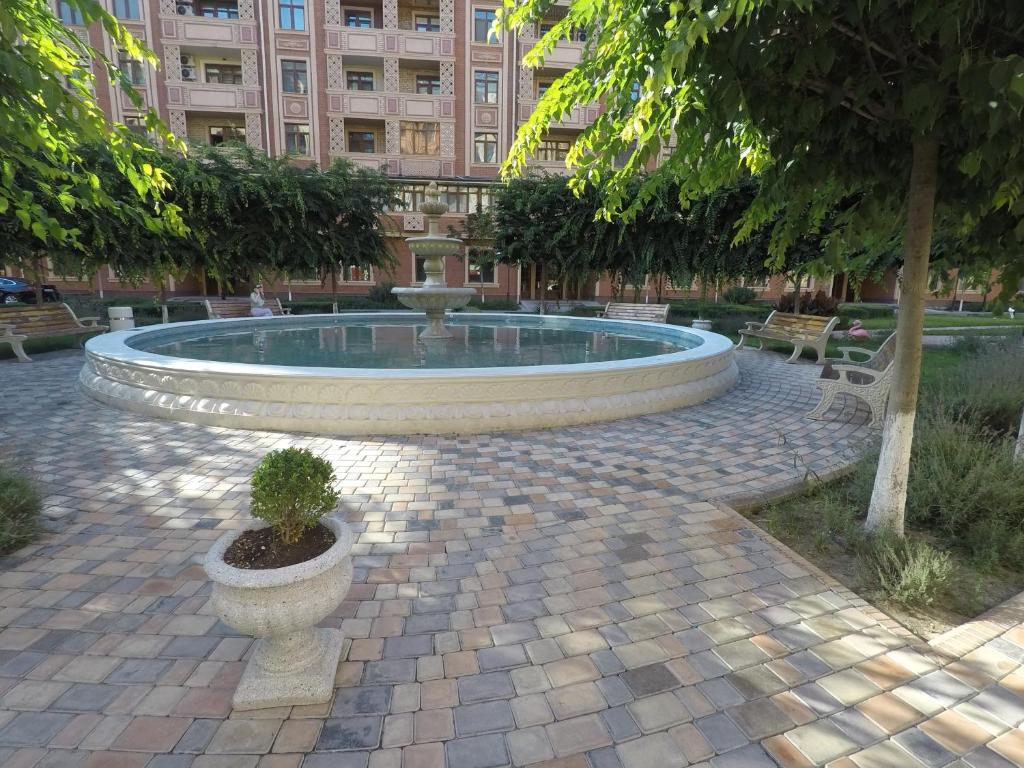 2BR condo with a nice garden photo 2