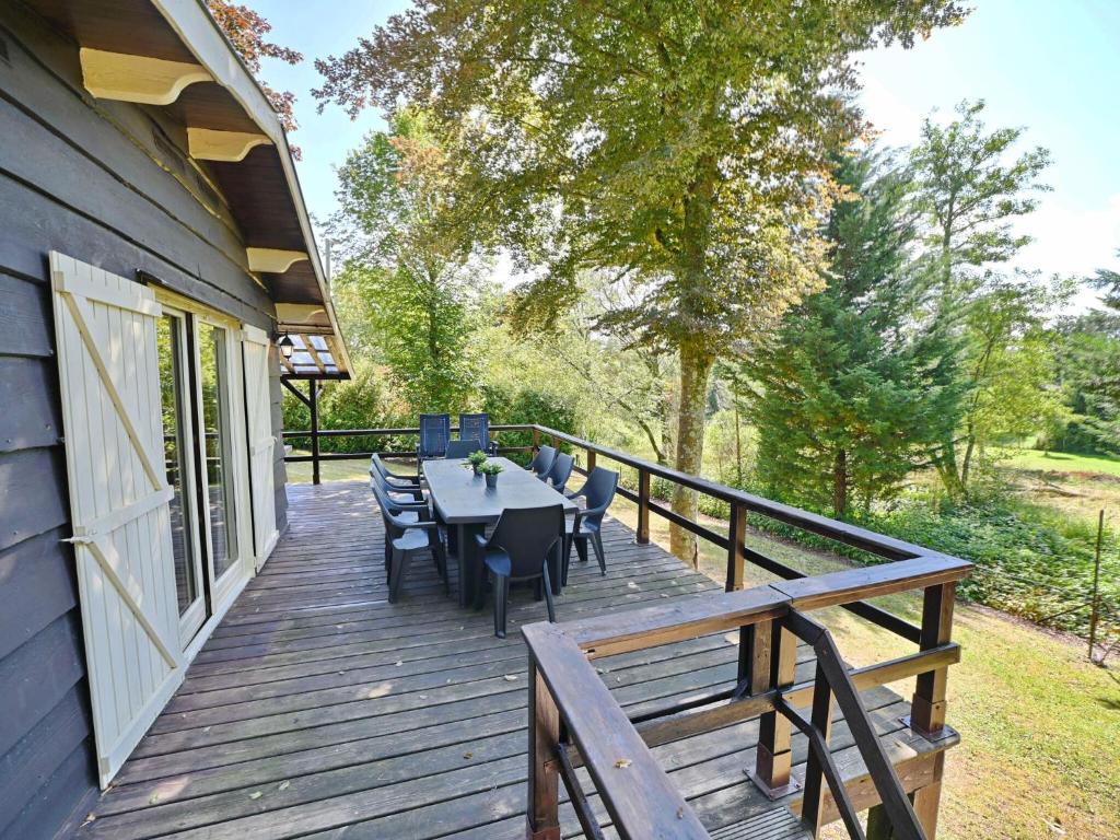Beautiful and cozy wooden chalet with a beautiful large enclosed garden photo 1