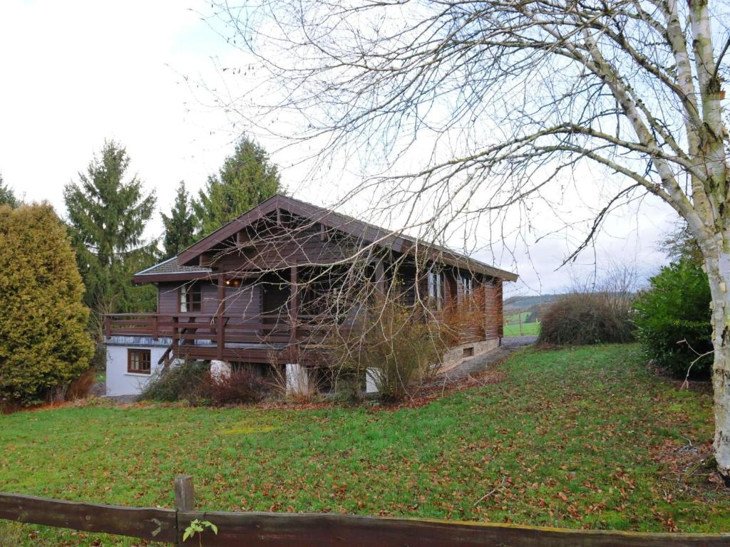 Traditional chalet with sauna, hot tub and relaxation area close to La Roche