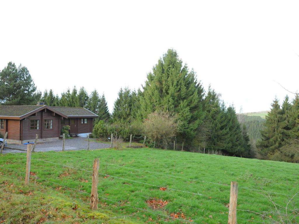 Traditional chalet with sauna, hot tub and relaxation area close to La Roche photo 1