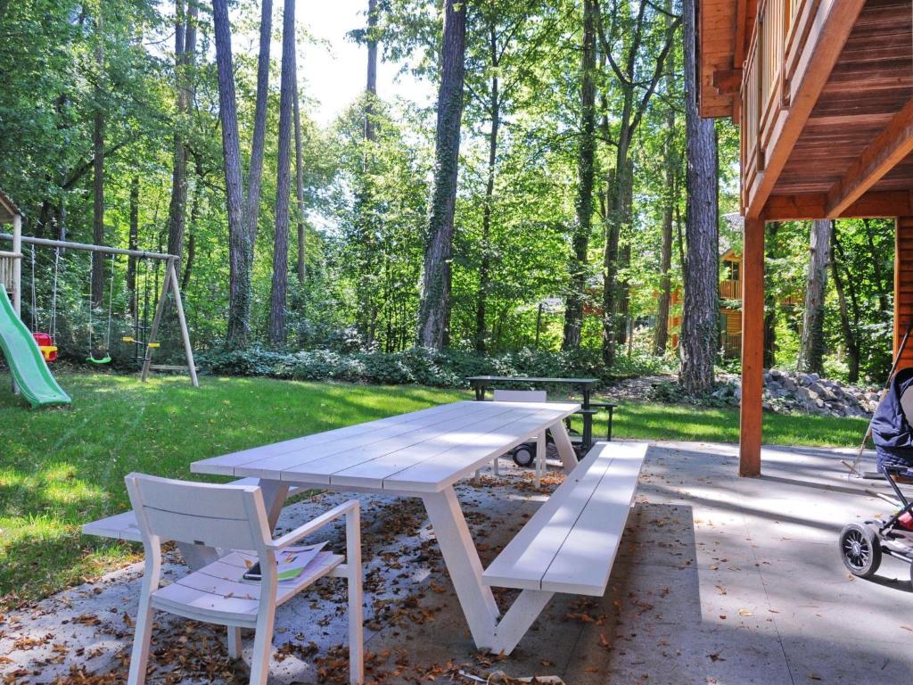Spacious chalet located at Bomal photo 4