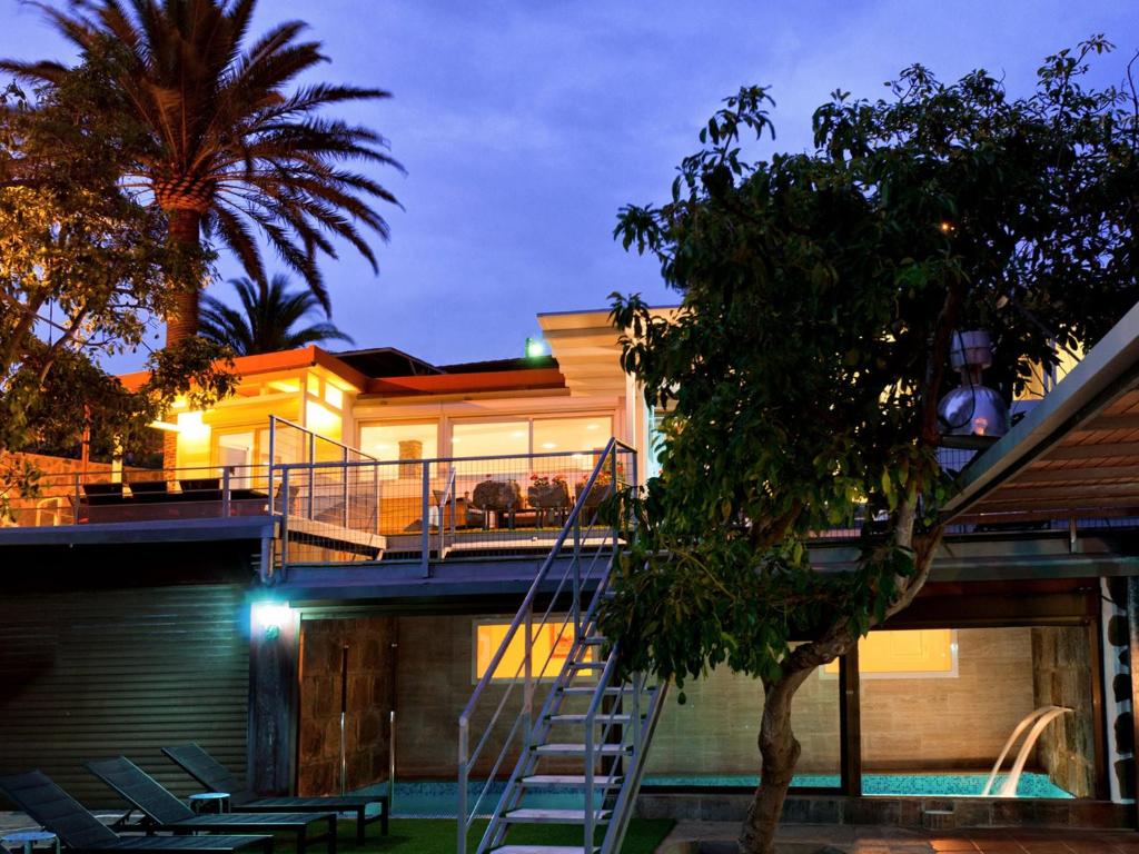 Magnificent Villa with Swimming Pool on an Exclusive Island photo 1