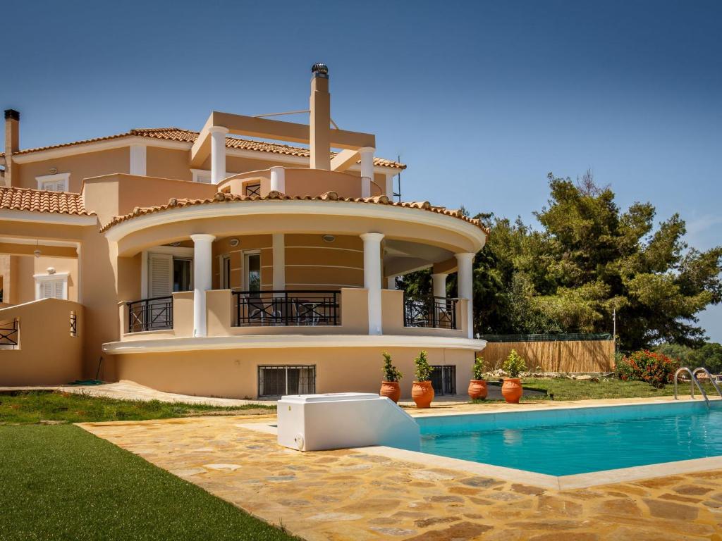 Grand villa on top of a hill with endless bay views, private pool, south coast photo 1