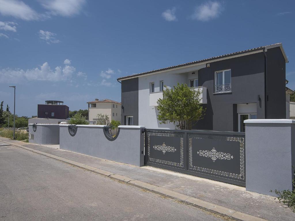 Modern Villa with Pool in Premantura photo 2