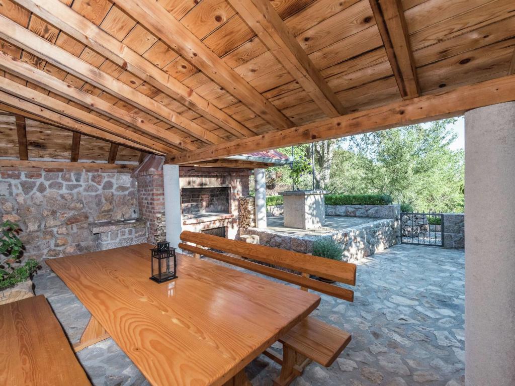 Cozy Holiday Home with Garden in Starigrad photo 2
