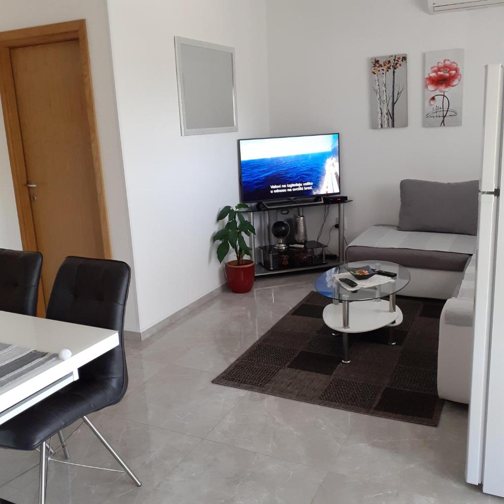 Apartments Lora photo 3