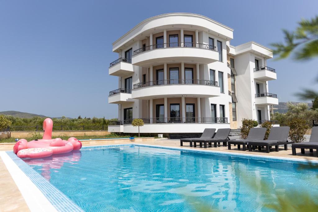 Apartments Moon White Lux