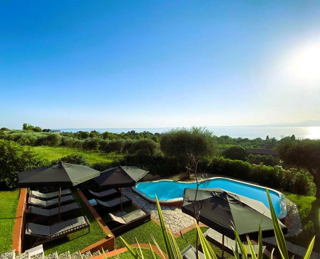 VILLA SETTANTA Lago di Garda - Heated Pool on request photo 3