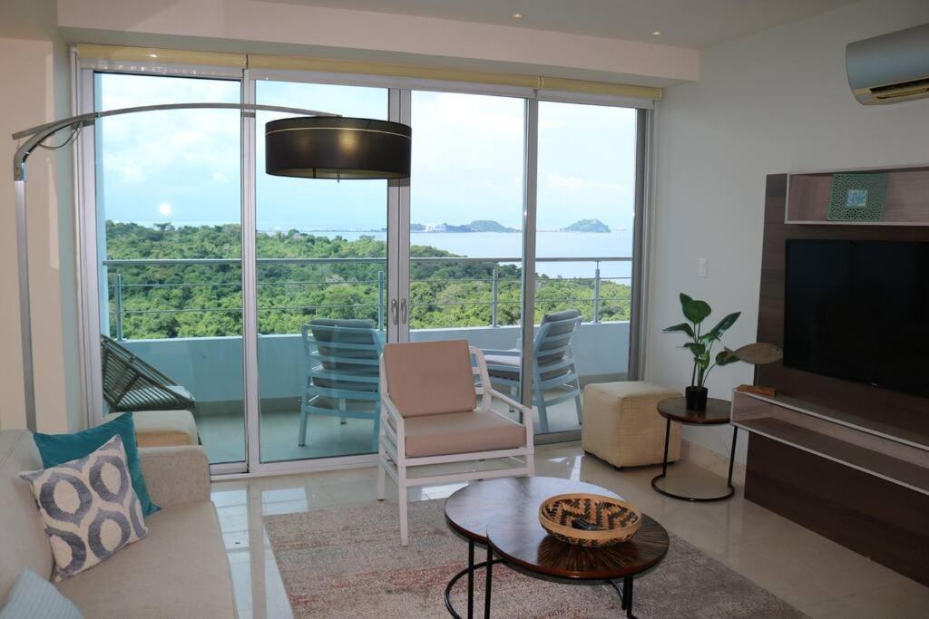 08B Luxury Oceanfront Resort Lifestyle Panama