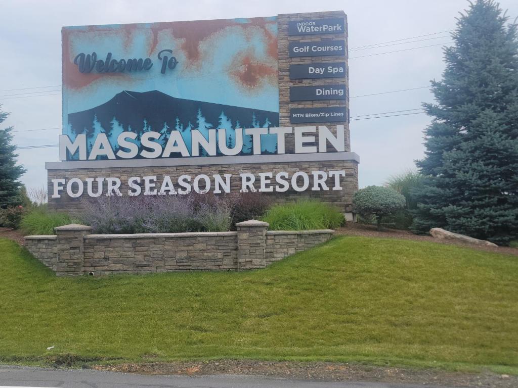 Woodstone at Massanutten image
