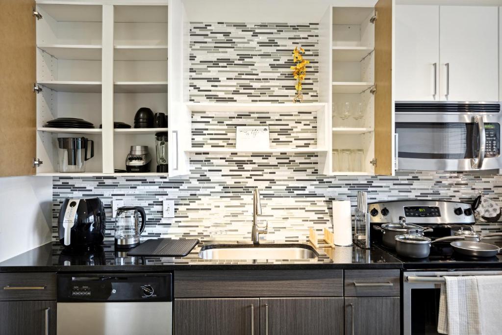 Stylish 1 Bedroom Apartment in Medical District photo 1