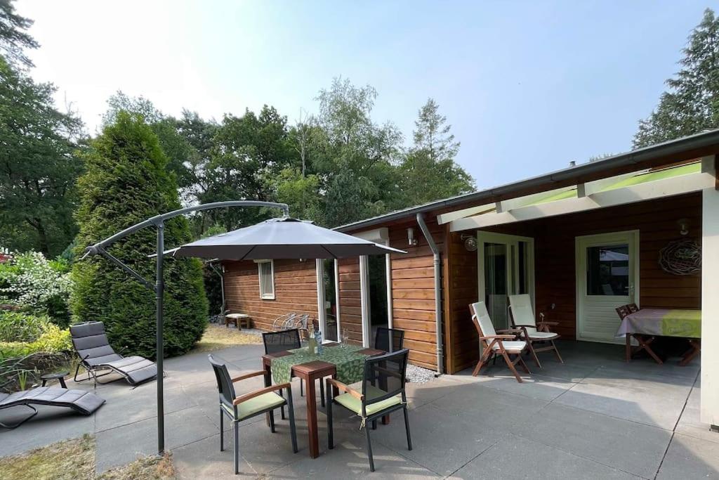 Ruime en comfortabele bungalow aan bosrand