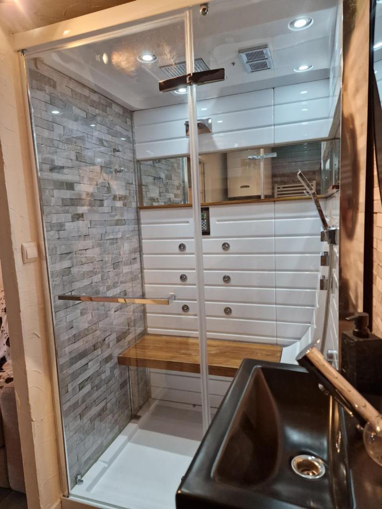 Studio de charme avec douche Hammam photo 3